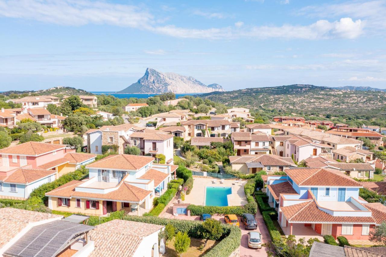 Apartments In Residence With Swimming Pool In Cala Girgolu Monte Petrosu Exterior foto